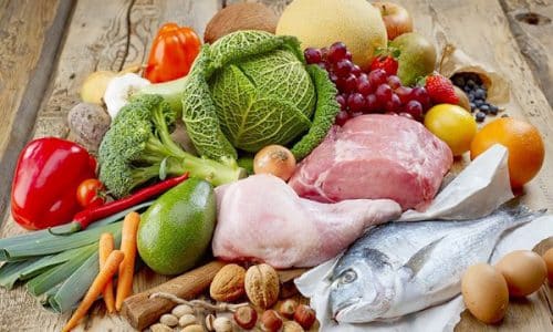 Употребление углеводов и жиров уменьшается, при этом повышается содержание белков и витаминов