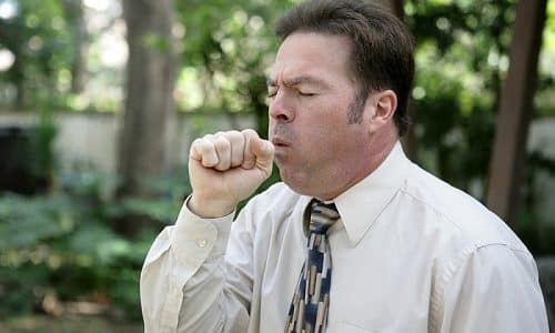 К общим признакам диффузного зоба относят сухой кашель