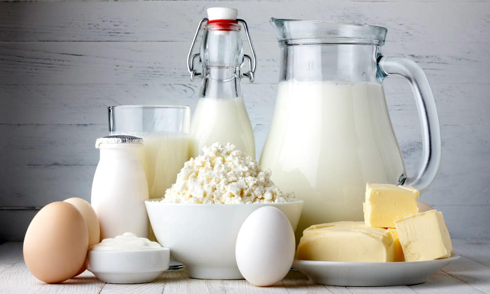 Чтобы организм получал достаточное количество кальция в рационе питания больного должны присутствовать кисломолочные изделия и яйца