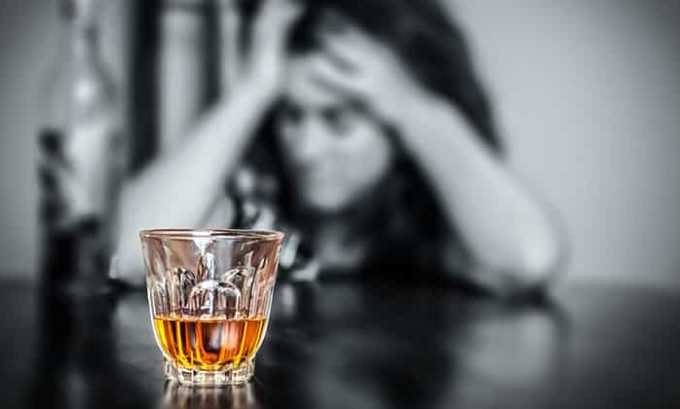 Алкоголь и никотин вызывают отравление организма, нарушение обмена веществ, сбои в работе органов, производящих гормоны
