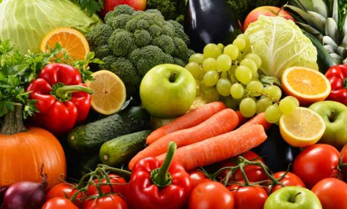 Свежие и приготовленные овощи, фрукты, ягоды, зелень поставляют в организм витамины, клетчатку, микроэлементы